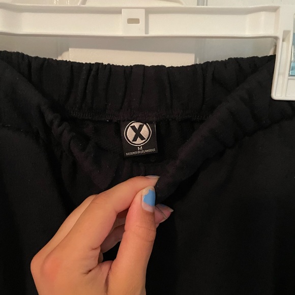 Black sweatpants cuffed at the bottom - Picture 4 of 5